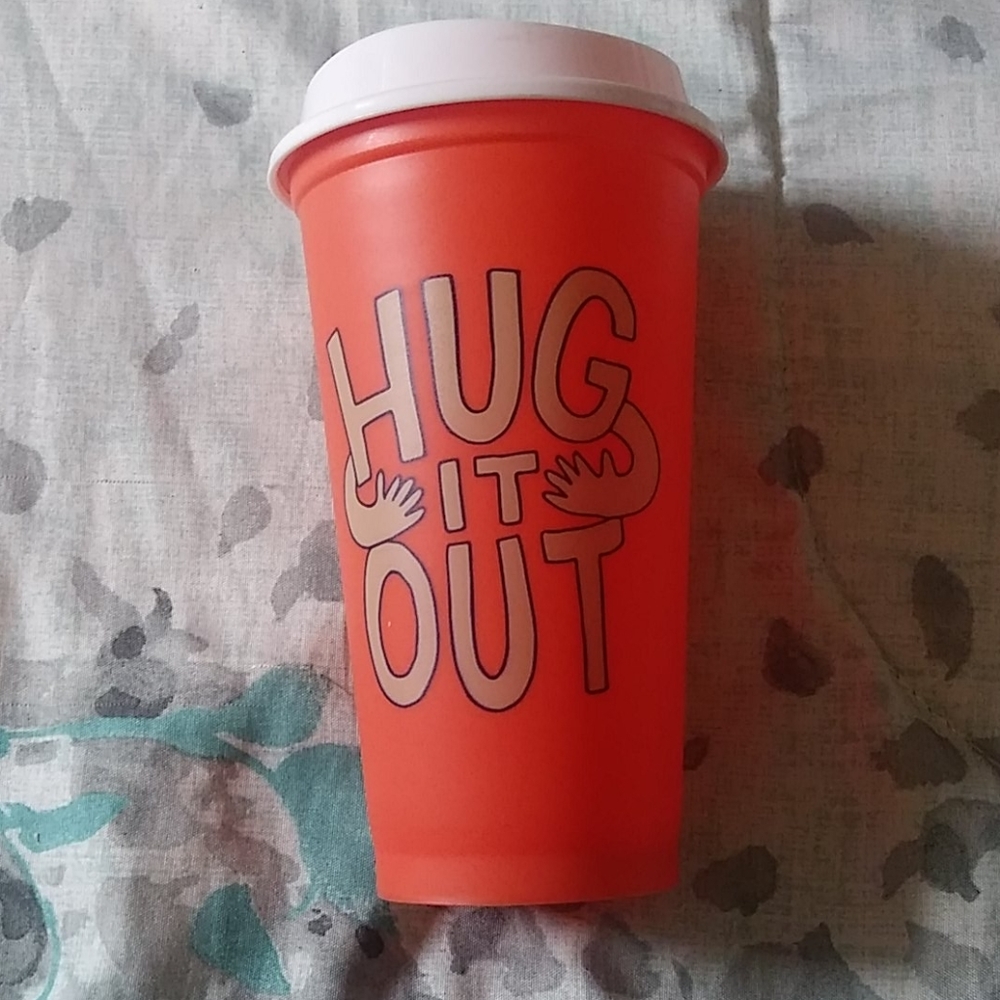 Plastic. STARBUCKS Hug it out cup 16 oz.